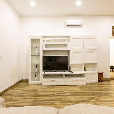 Apartment Charming 2br House Of Character In W/wifi By 360 Estates